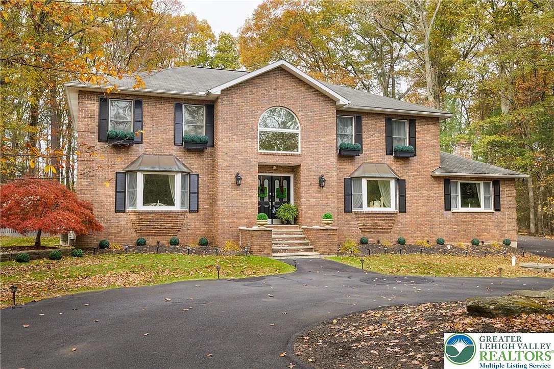 3038 Hemlock Rd photo 1
