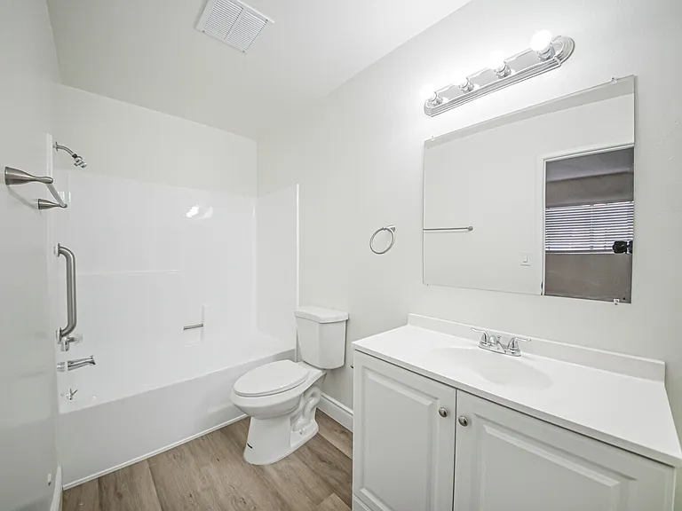 704 McDonald Ave #0 — Photo 3