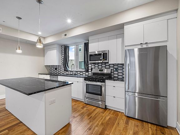3rd image of 2633 Annin St