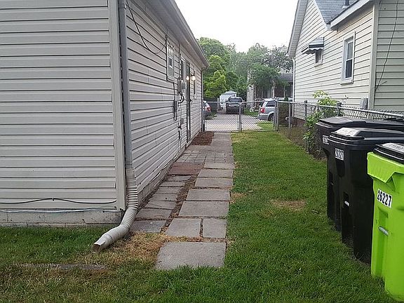 2nd image of 26227 Belanger St