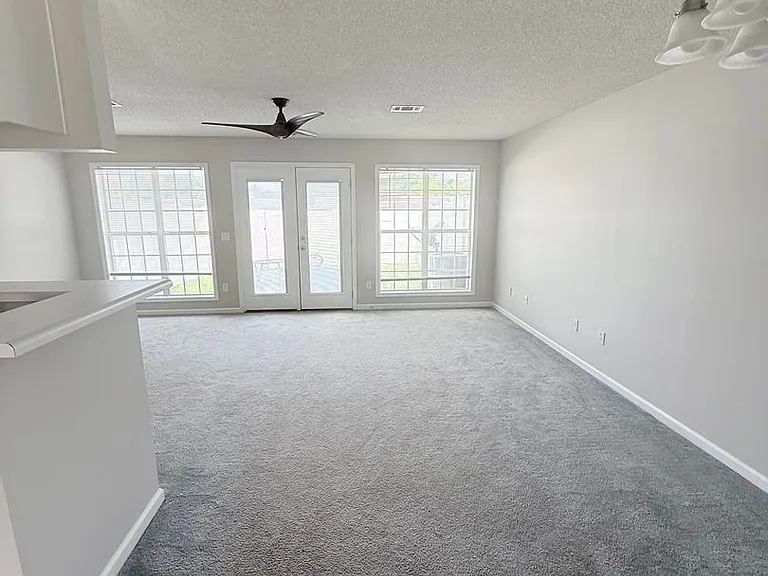 114 Baldwin Dr — Photo 7