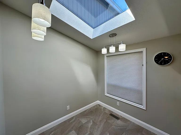 2710 Lakeridge Ln — Photo 5