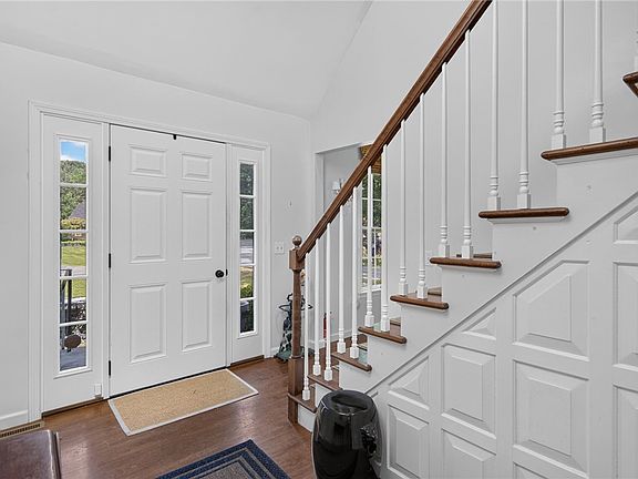 2nd image of 3 Lisa Ln