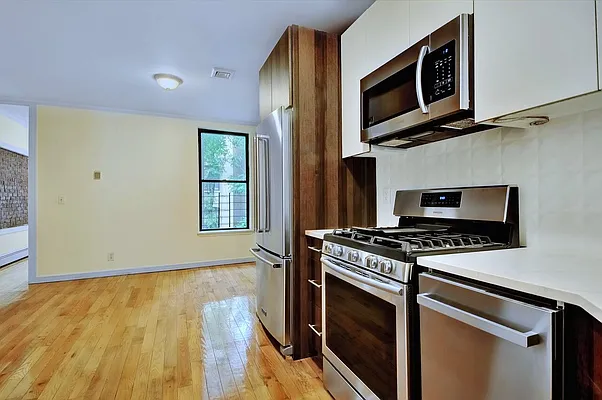 Rented by City Connections Realty | media 24