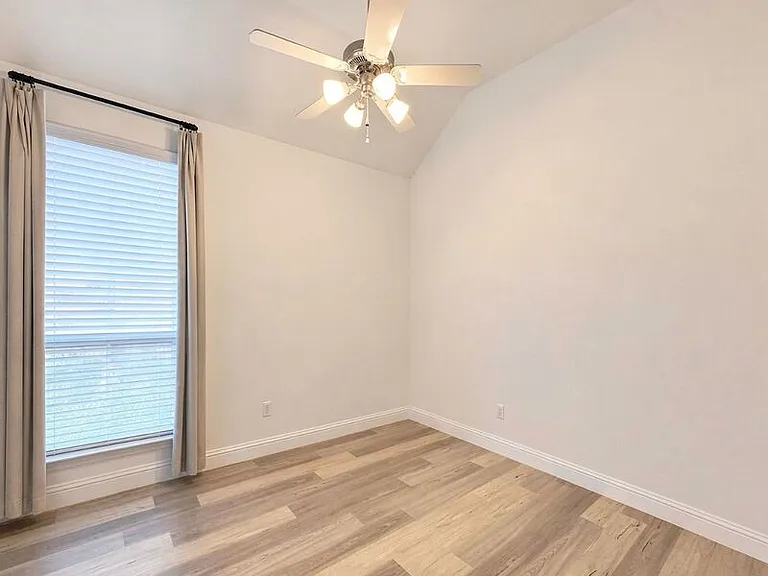 3867 Ridgelake Ct — Photo 9
