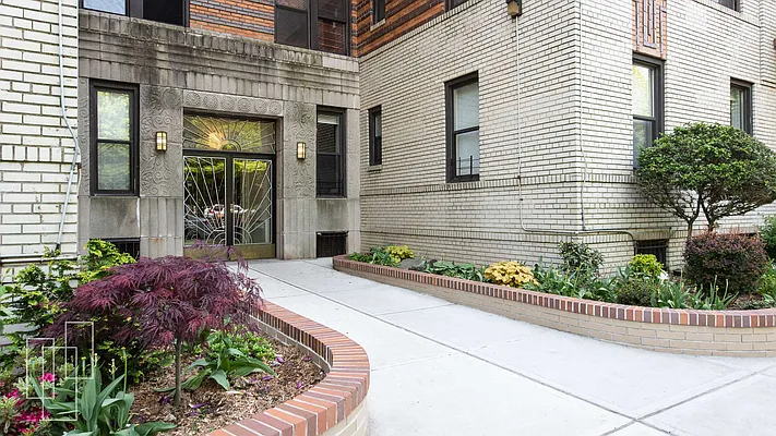 Sold by Garfield Realty  | media 21