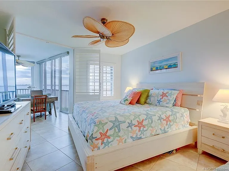 5750 NE Island Cove Way #3302 — Photo 11