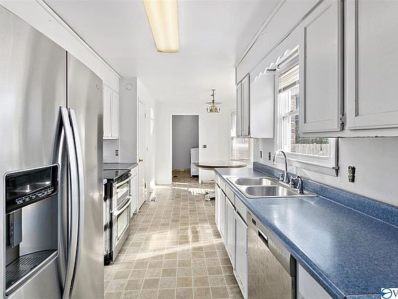 5th image of 1224 Charity Ln