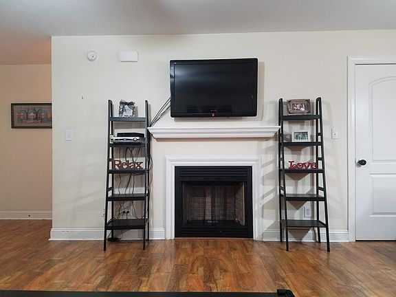 5th image of 132 Colonnade St