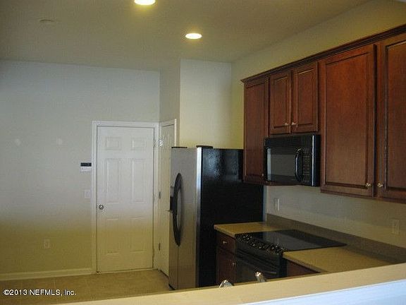 5th image of 7058 Roundleaf Dr