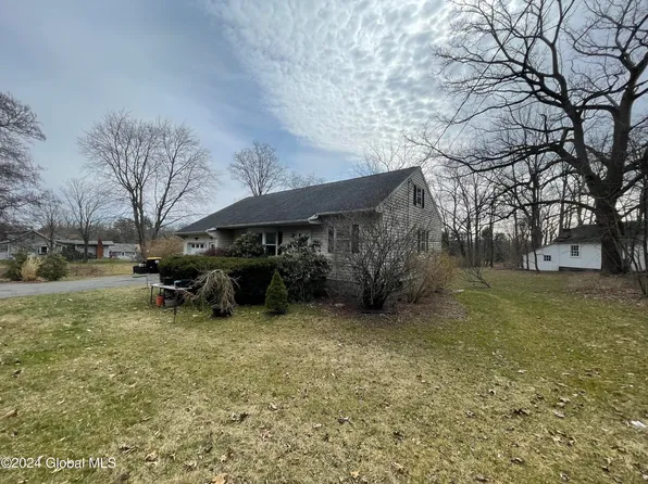 65 N Lansing Road, Schenectady, NY 12304