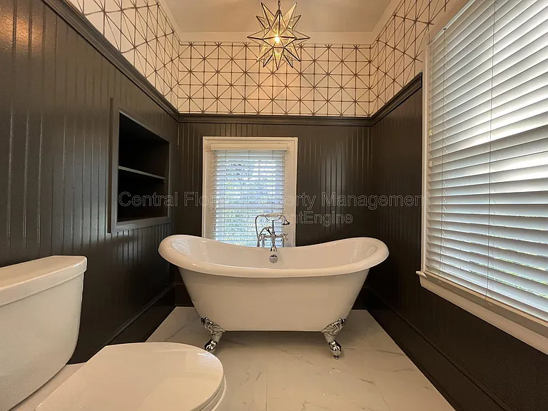 1509 E Jefferson St #X — Photo 41