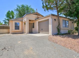 1092 Harrison Dr NE, Rio Rancho, NM 87144