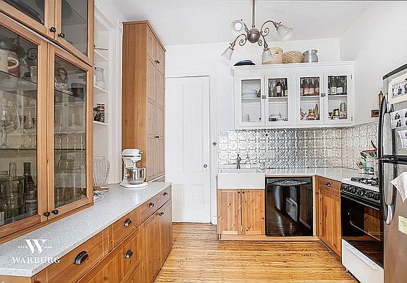 5th image of 84 Grove St APT 11
