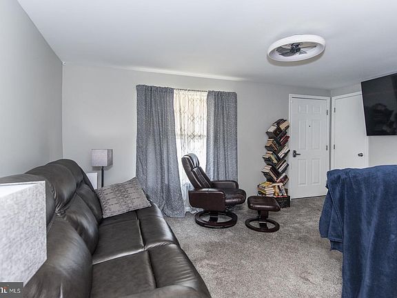 2nd image of 10 Jerrys Ave