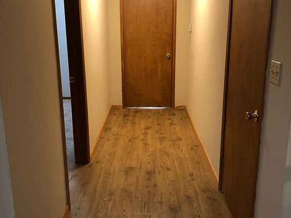 5th image of 3939 Moore St APT 105