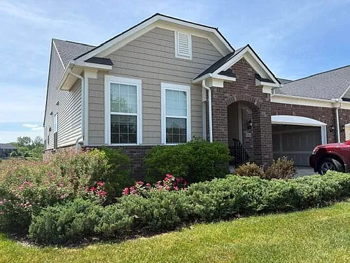 582 Ivyland St Photo 1