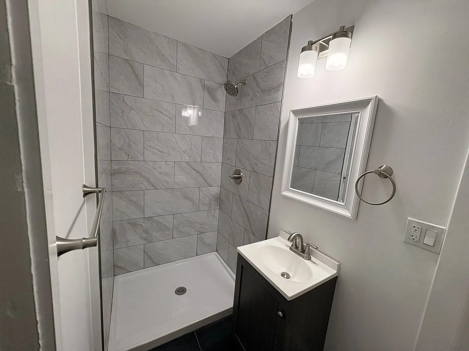 3 bed, 1153 sqft, $1,600 — Photo 2