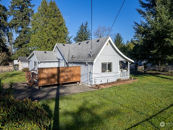 4th image of 8610 24th Avenue E