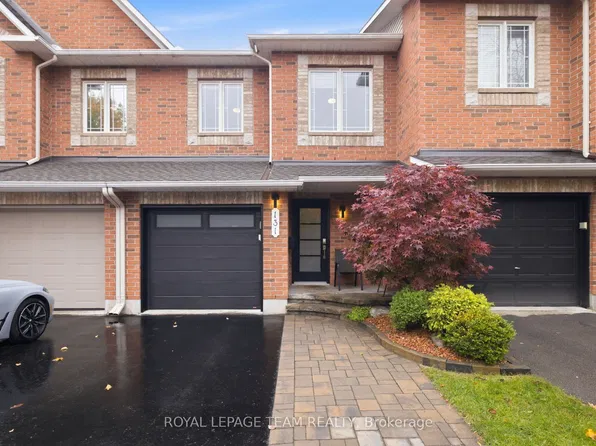 131 Forestcrest St, Ottawa, ON K1C 7R4