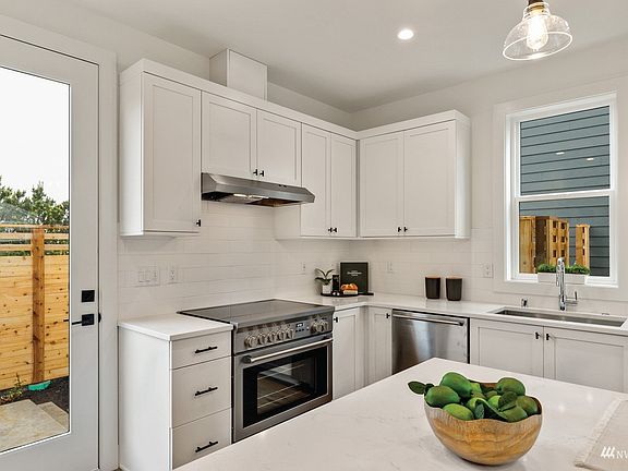 4th image of 7512 32nd Avenue NE #A