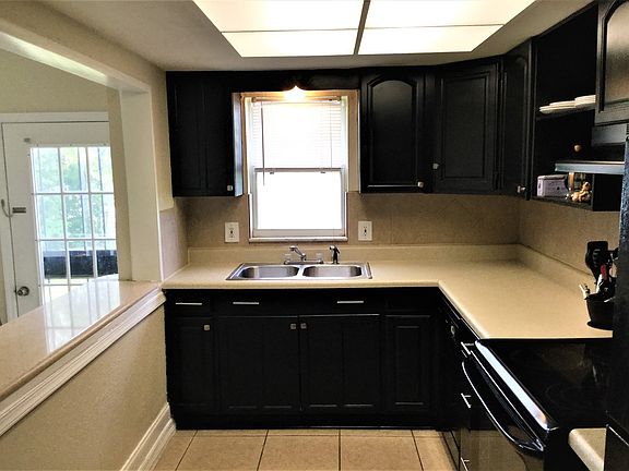 3rd image of 4279 Lake Richmond Dr