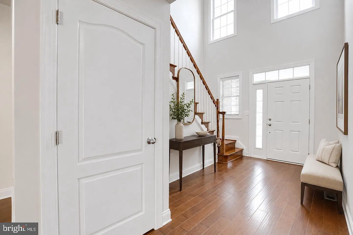4 bed, 3.5 bath, 3660 sqft, $3,850 — Photo 3