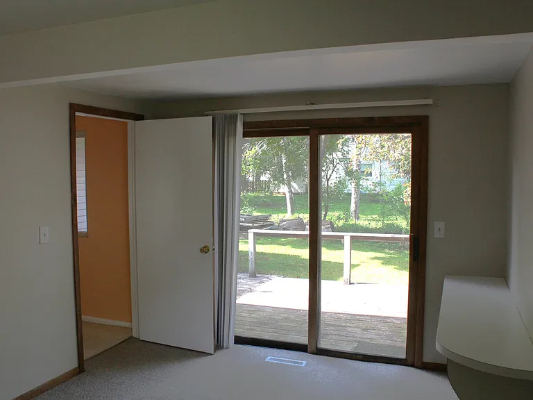 2817 Canterbury Dr — Photo 10