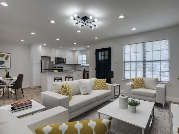 605 W 4th St #B, Justin, TX 76247