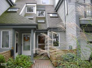 127 Breakers Ln, Stratford, CT 06615
