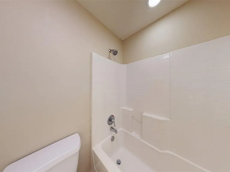 1724 Boardwalk Ct — Photo 13