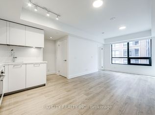 36 Brentcliffe Rd #401, Toronto, ON M4G 3Y4