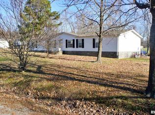 46 Laurel St, Stonefort, IL 62987