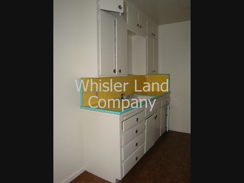 2nd image of 311 27th St APT 2