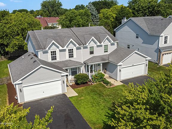 3rd image of 1008 Bentley Ln