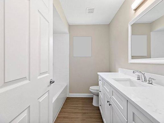 5th image of 6460 Dogwood Ln #356
