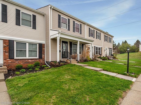 2nd image of 1129 Marquette Ct