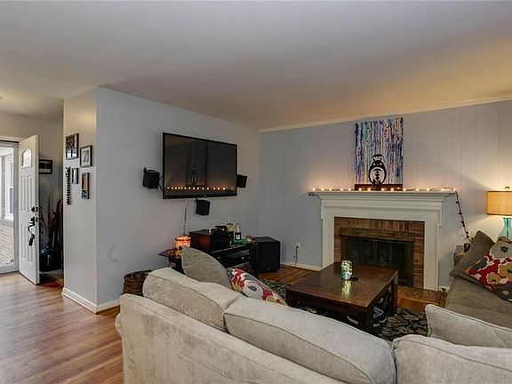4th image of 86 Kendall Dr