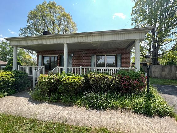2nd image of 60 Regal Oaks Dr