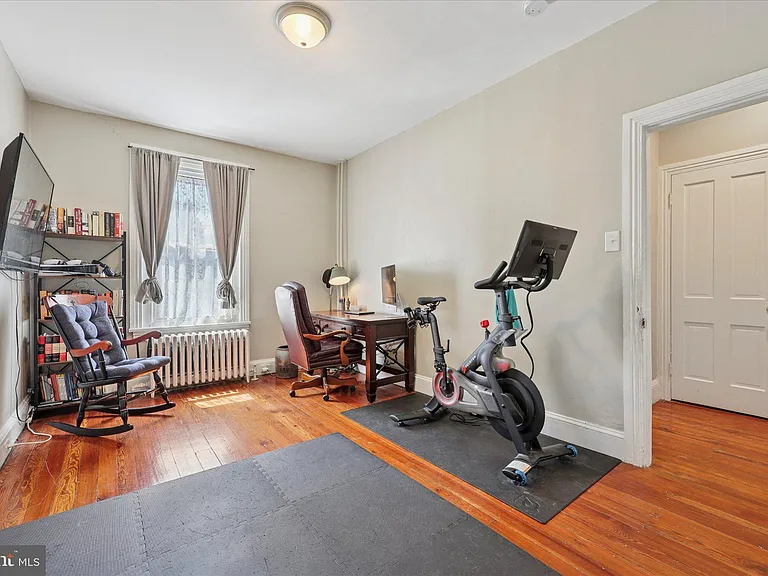 466 Conarroe St #1/2 — Photo 17