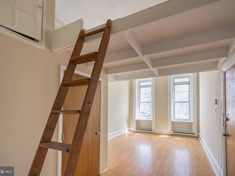 1933 Spring Garden St #1F — Photo 5