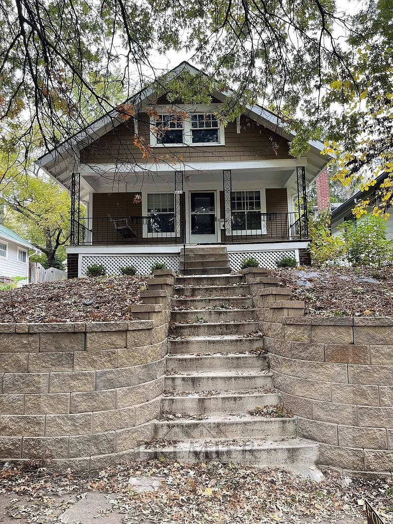 Charming 3 bed / 1 bath house for rent-4545 Fairmount Ave Kansas City, MO 64111 - $1375 Rent — Photo 1