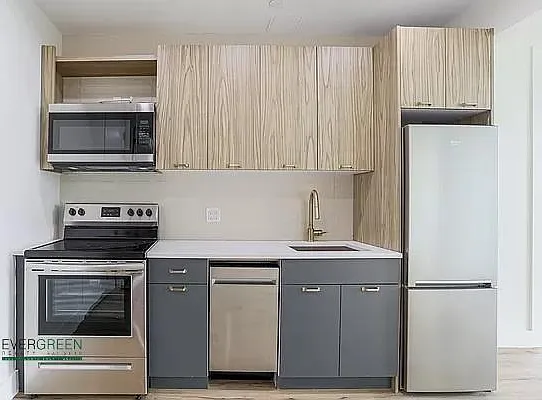3421 Glenwood Rd #6H — Photo 1