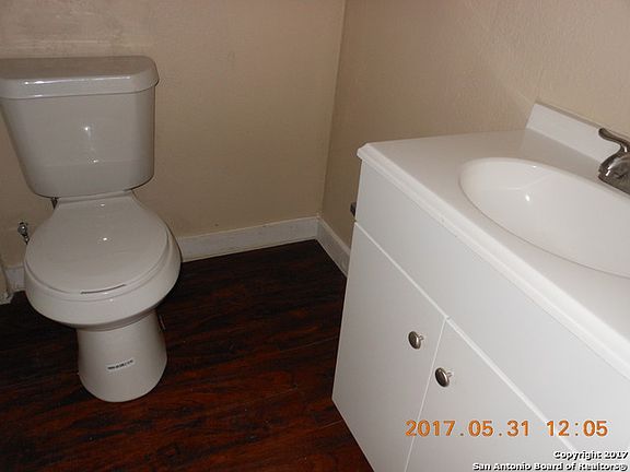 3rd image of 207 Bradford Ave