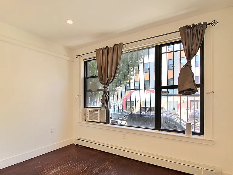 952 Madison St #4 — Photo 7