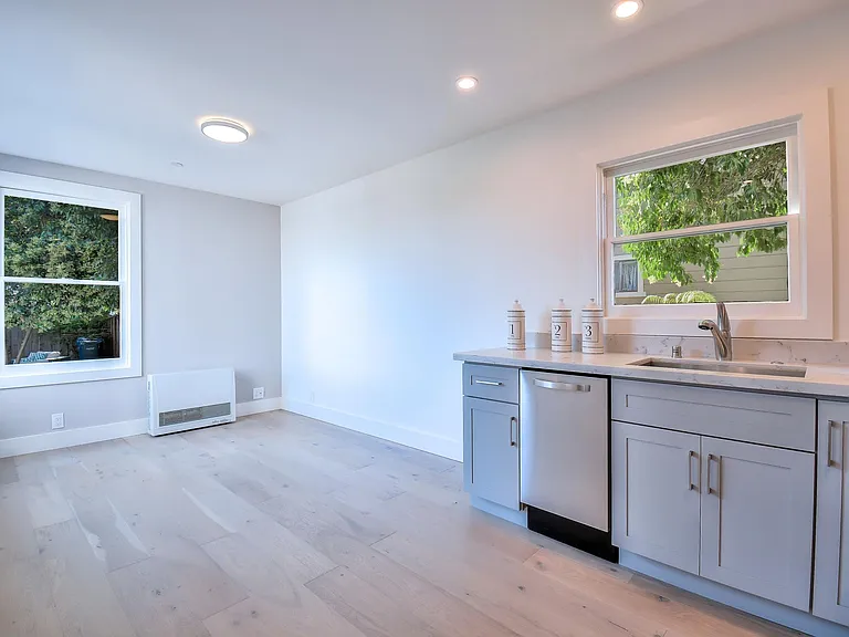 Kitchen/Living Area