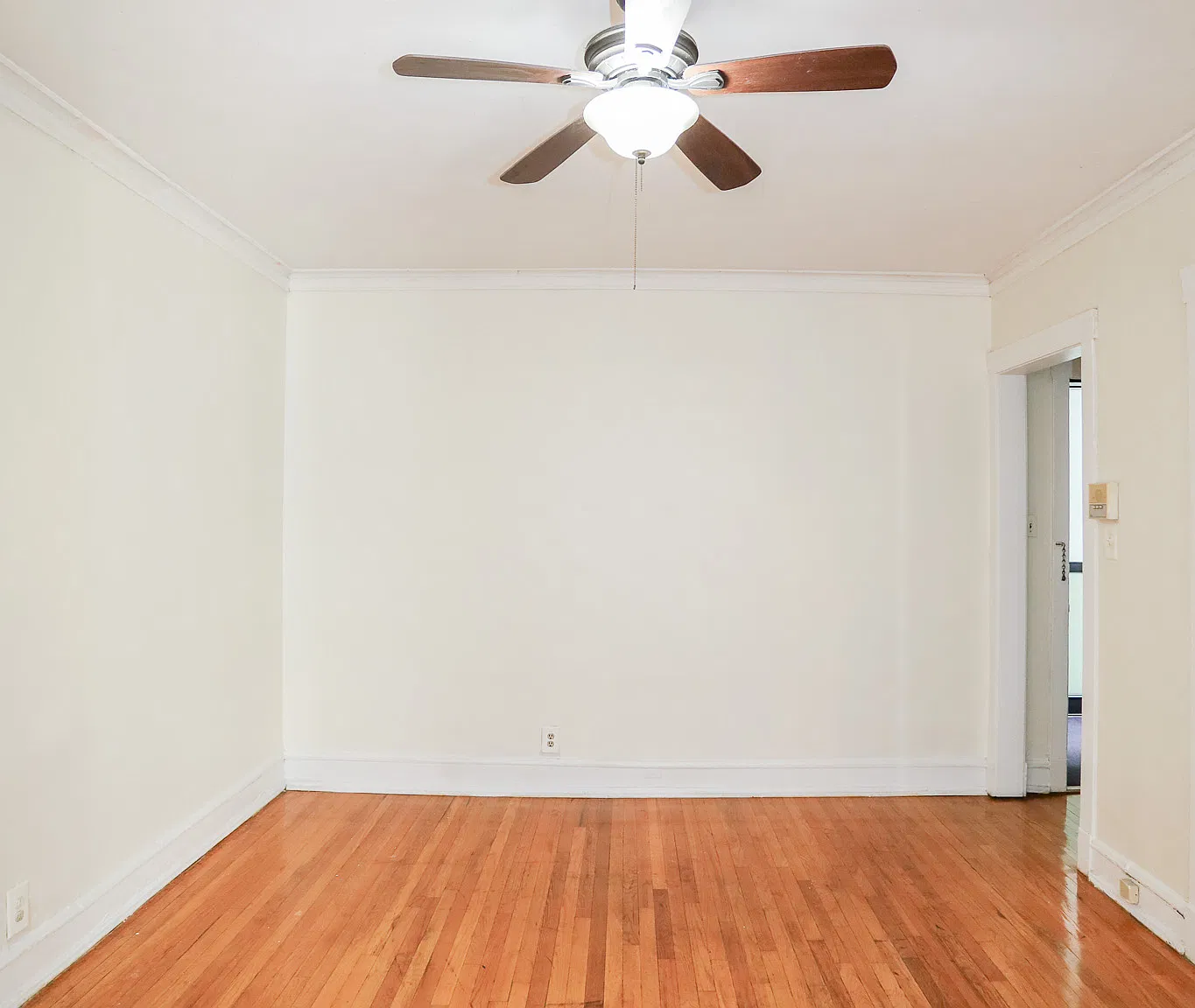 Studio, 400 sqft, $1,225 — Photo 3