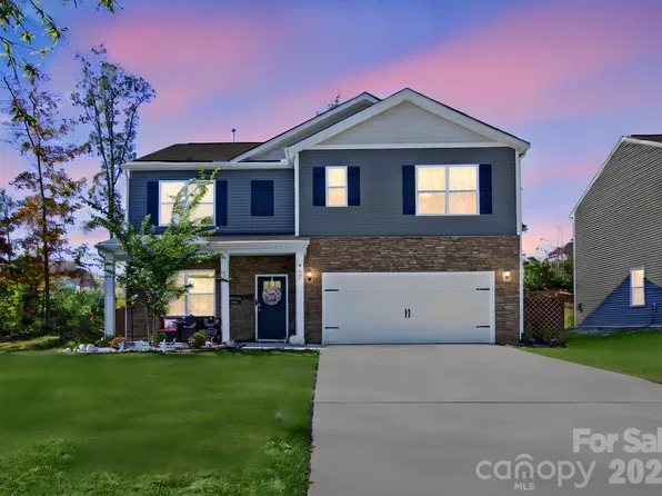37 Caitlin Heights Ct, Fletcher, NC 28732