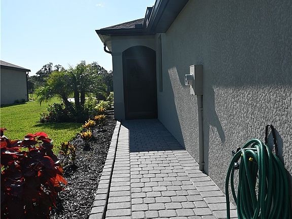 5th image of 2168 Gardenia Ave