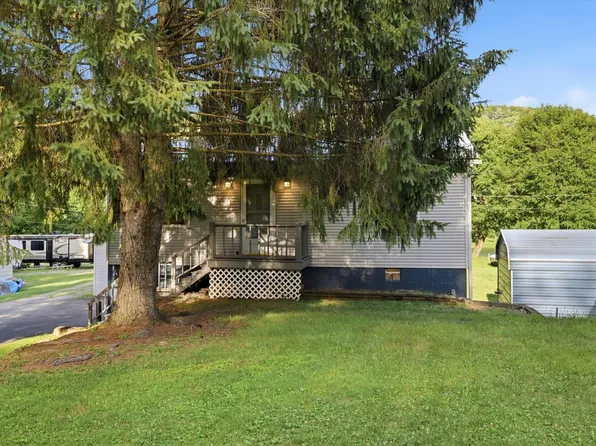 952 Seybertown Rd, Karns City, PA 16041